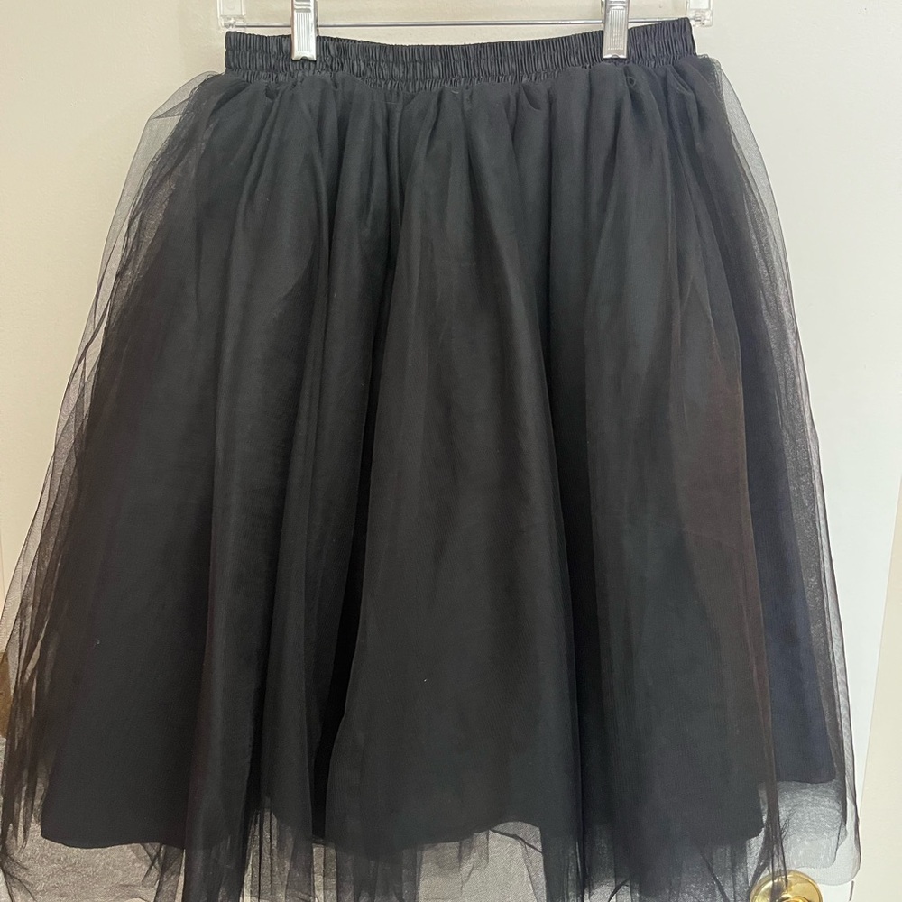 Chic Black Tulle A-Line Skirt Sz L 22-inch Long Tutu